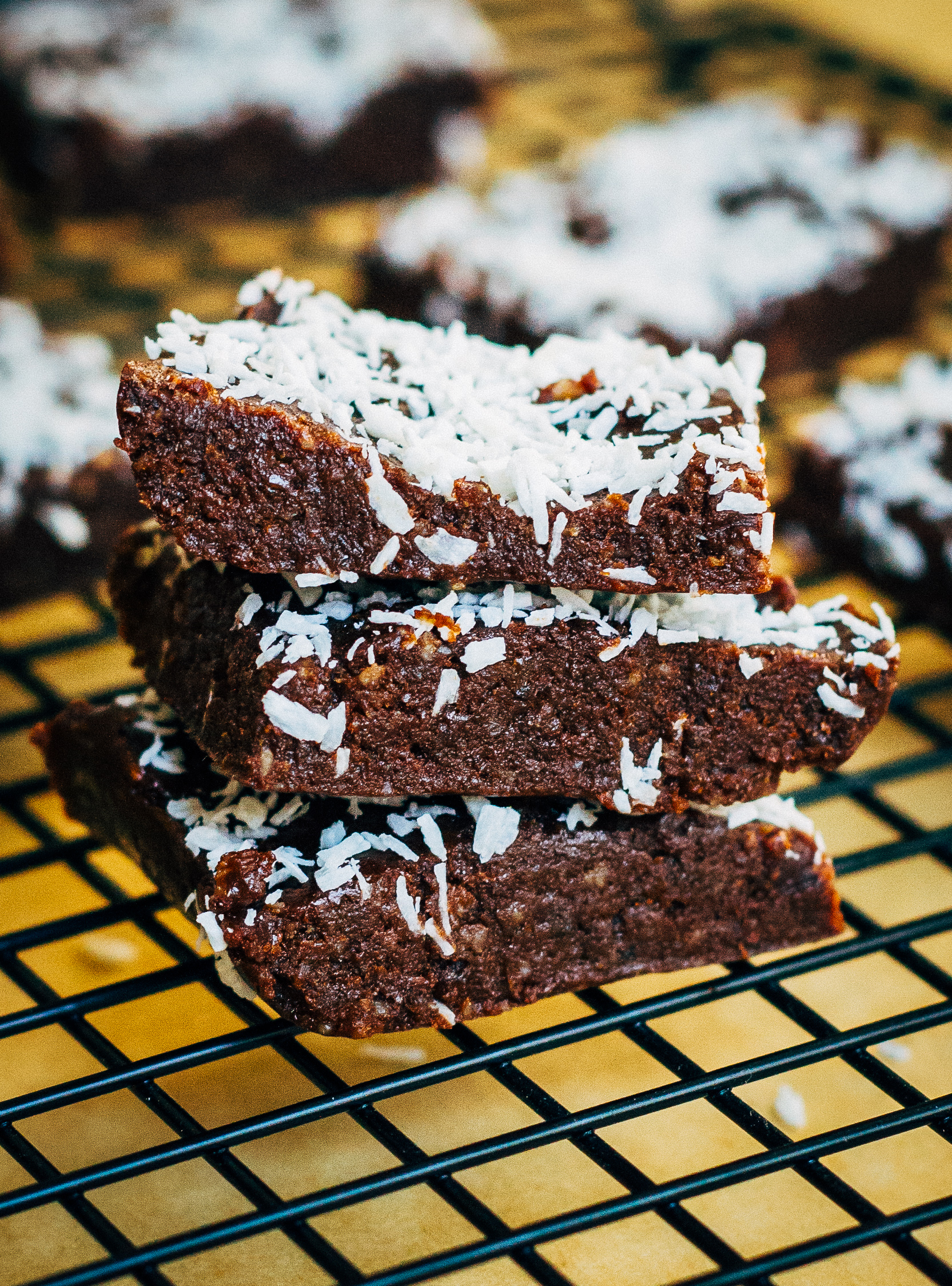 Raw Vegan Brownies | Well and Full | #vegan #plantbased #recipe