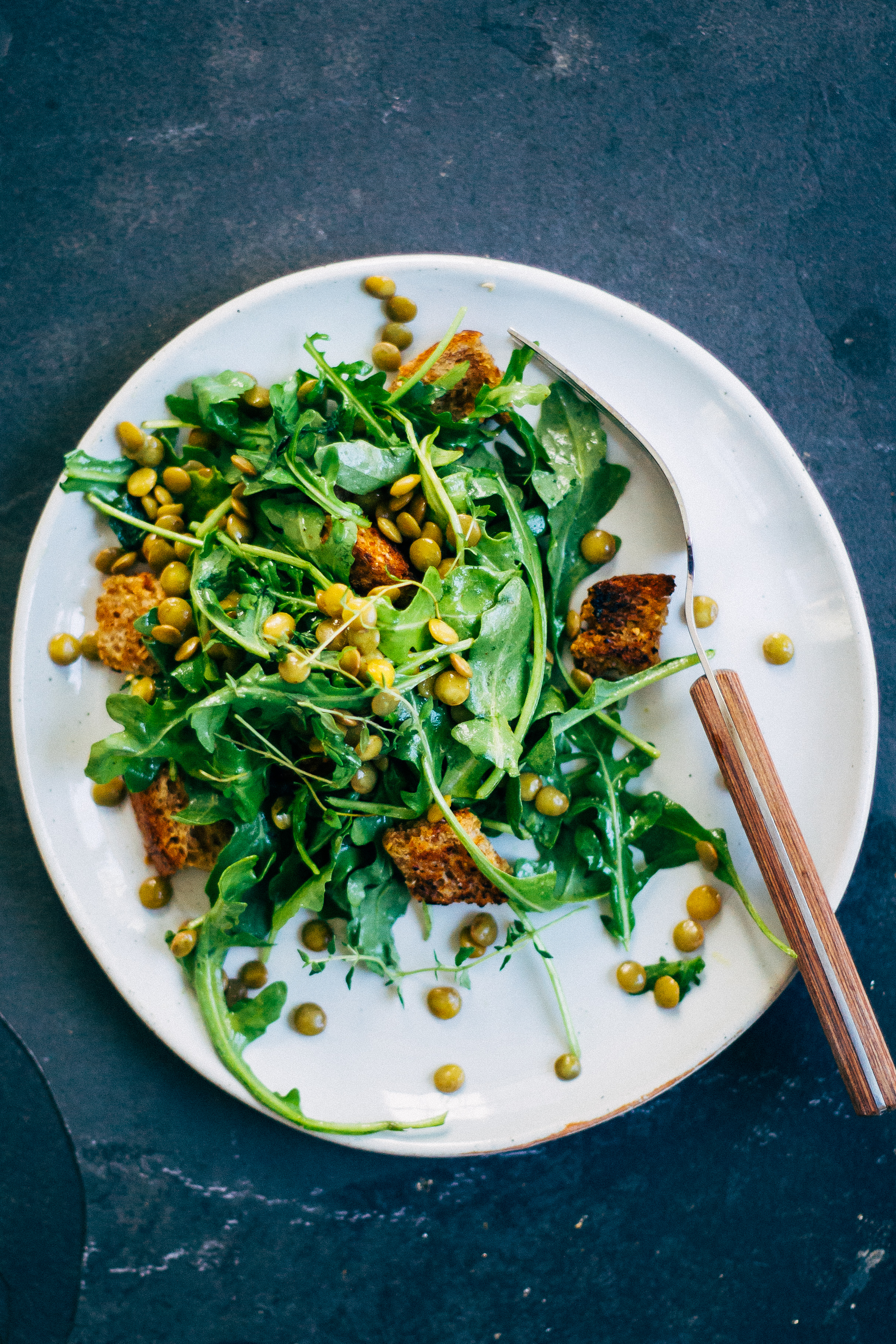 Vegan Panzanella Salad w/ Herbed Thyme Dijon Dressing | Well and Full | #vegan #plantbased #recipe