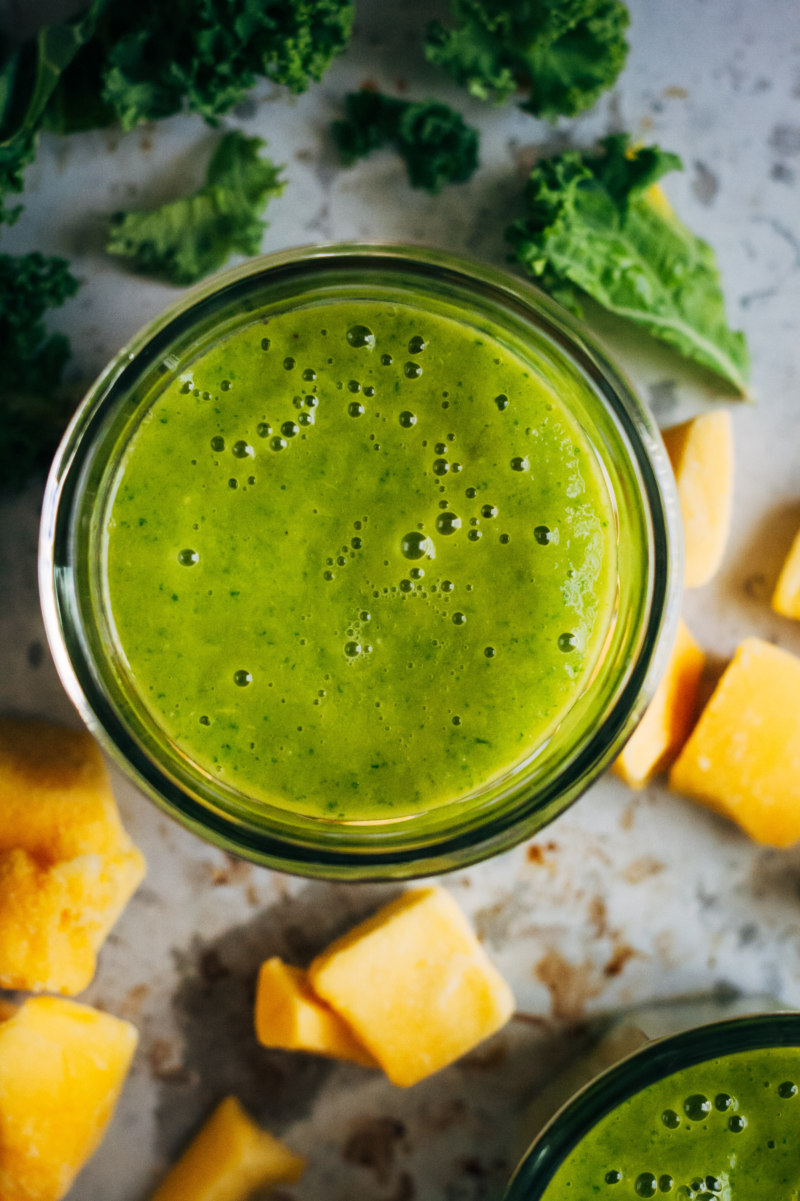A Simple Green Vegan Smoothie | Well and Full | #vegan #recipe