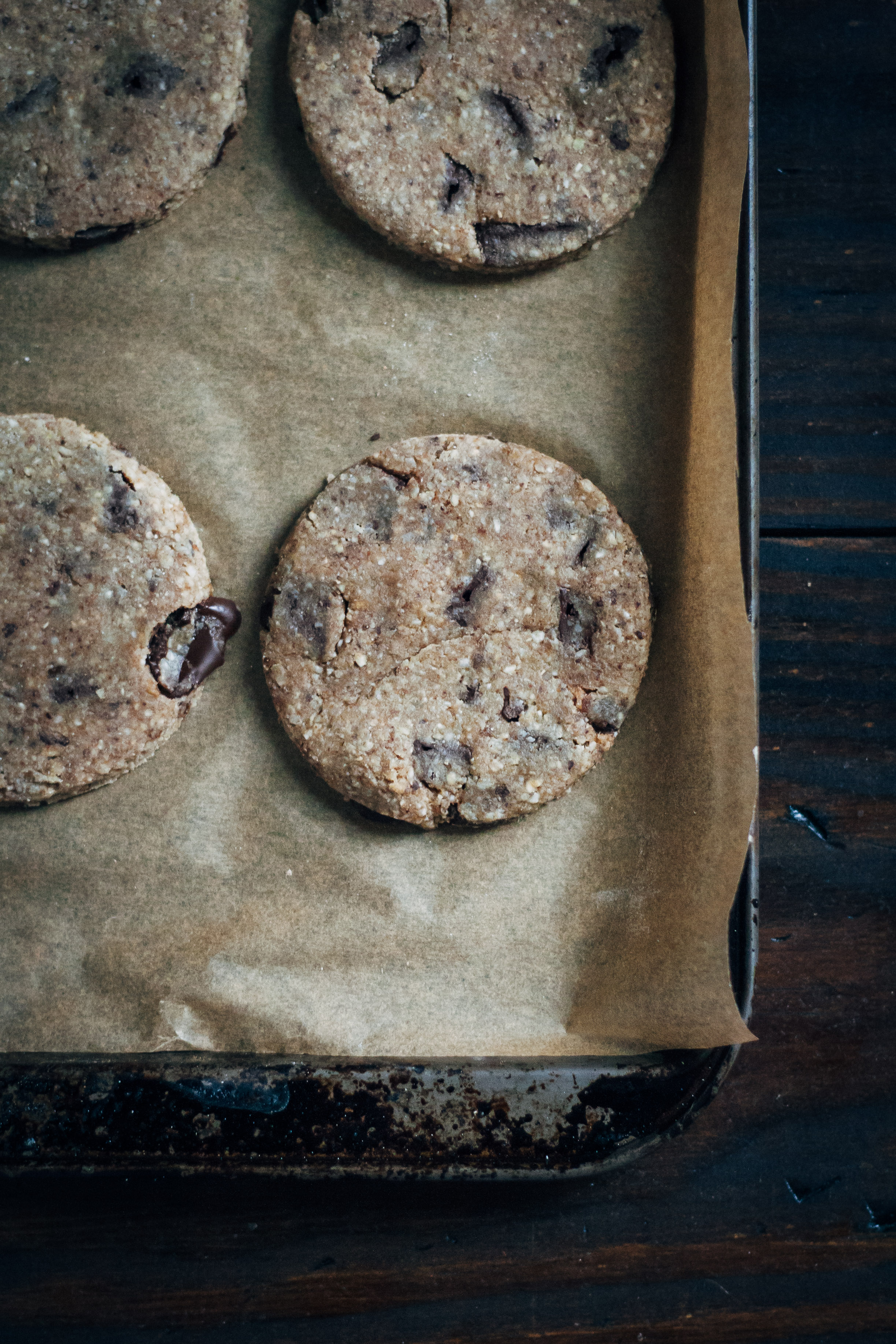 Raw Vegan Chocolate Chip Cookies | Well and Full | #raw #vegan #recipe