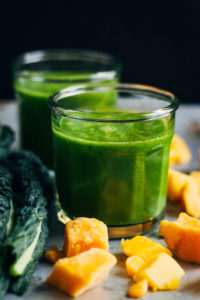 Green Tea + Mango Detox Smoothie | Well and Full | #vegan #detox #smoothie