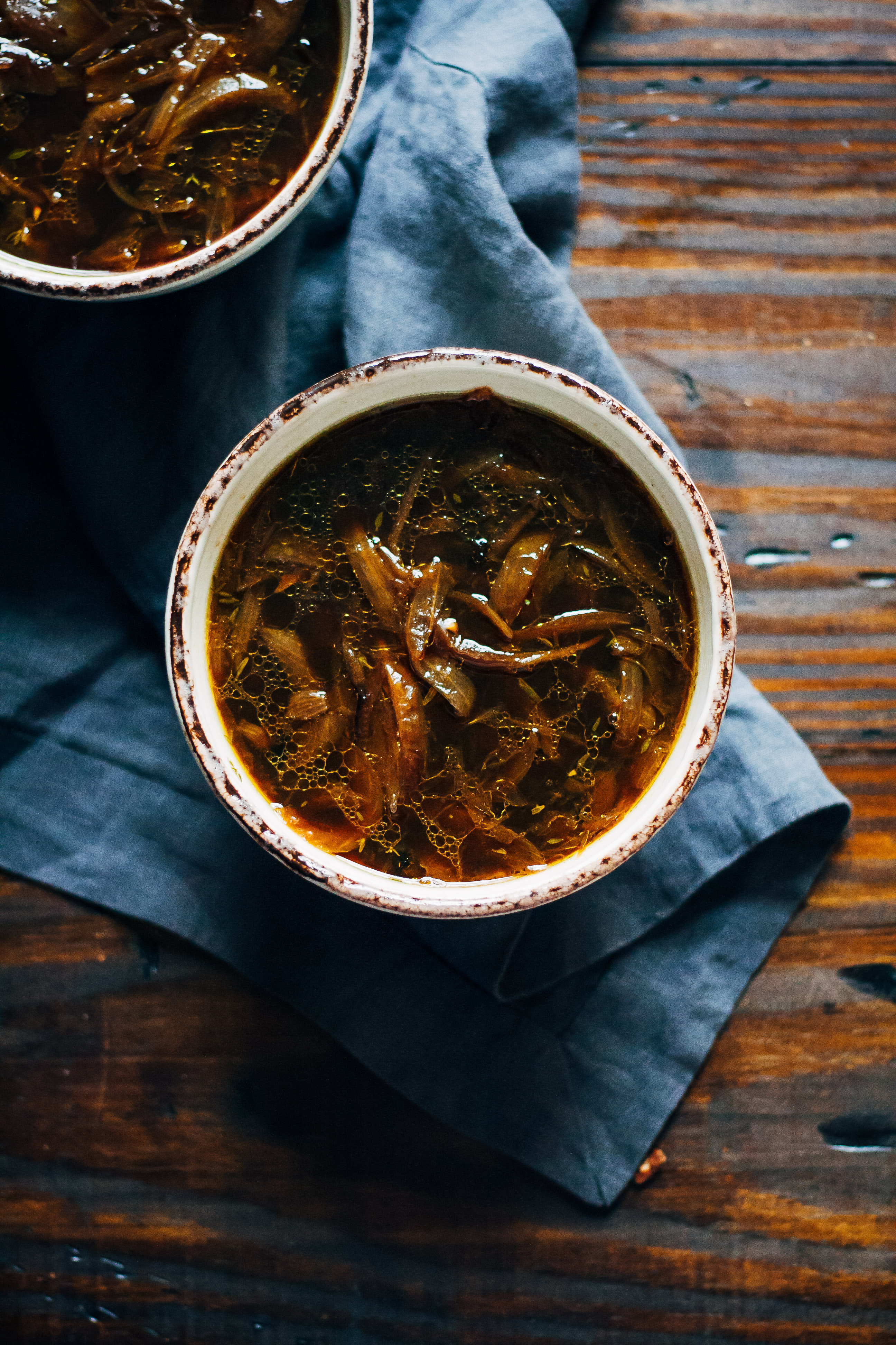 Vegan French Onion Soup | Well and Full | #vegan #soup #recipe
