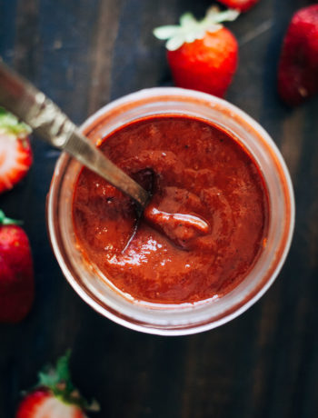 Spicy Strawberry Barbecue Sauce | Well and Full | #vegan #summer #recipe