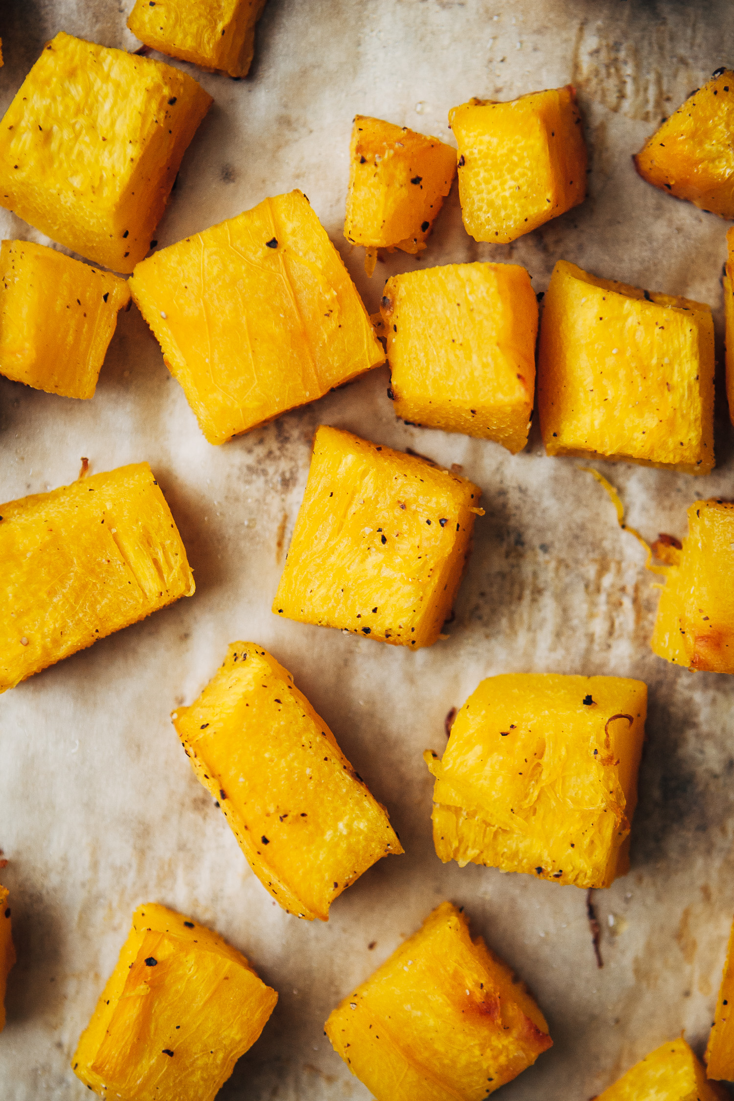 Vegan Pumpkin Nachos w/ Avocado Queso | Well and Full | #healthy #plantbased #fall #recipe