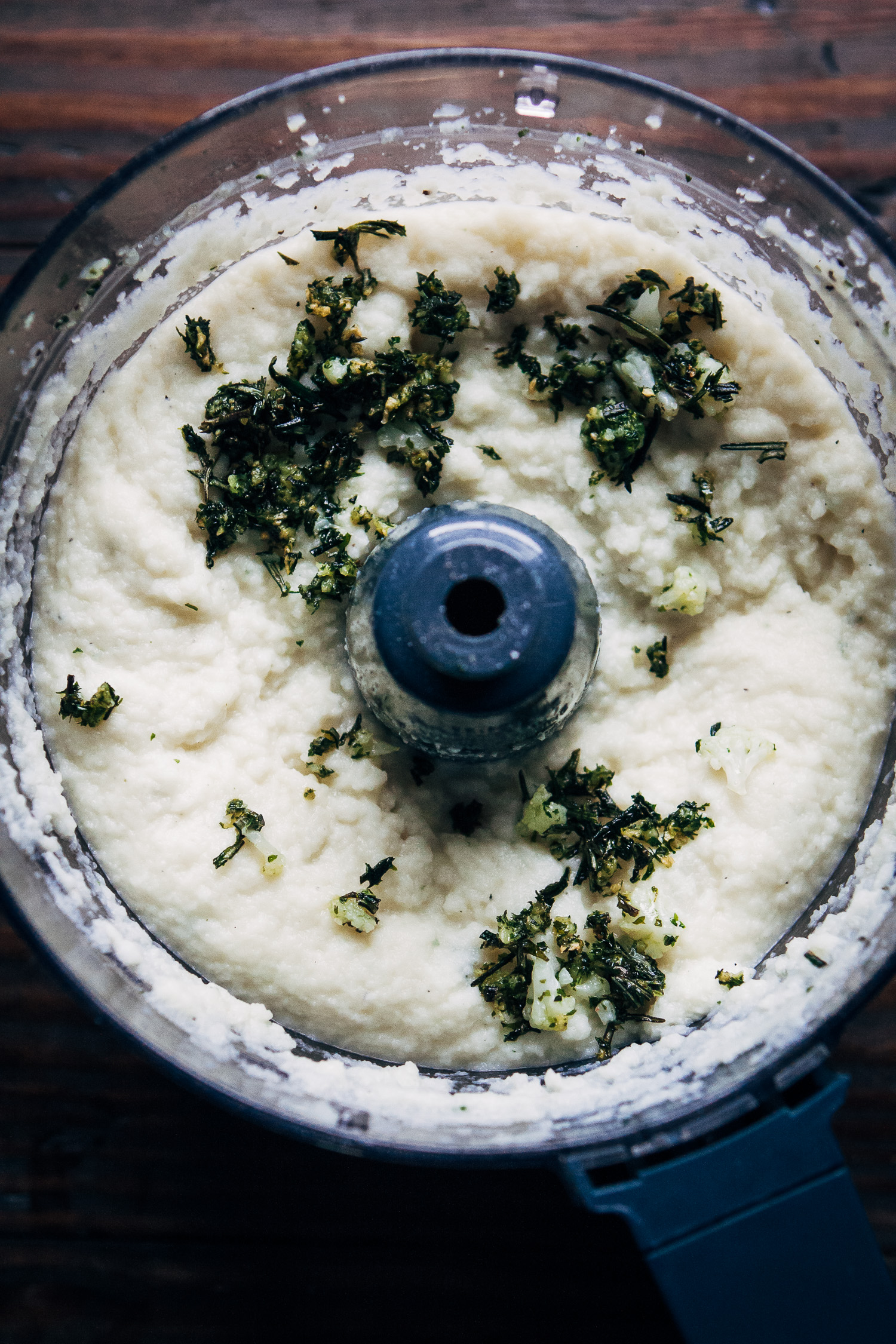 Vegan Mashed Cauliflower | Well and Full | #healthy #vegan #thanksgiving #recipe