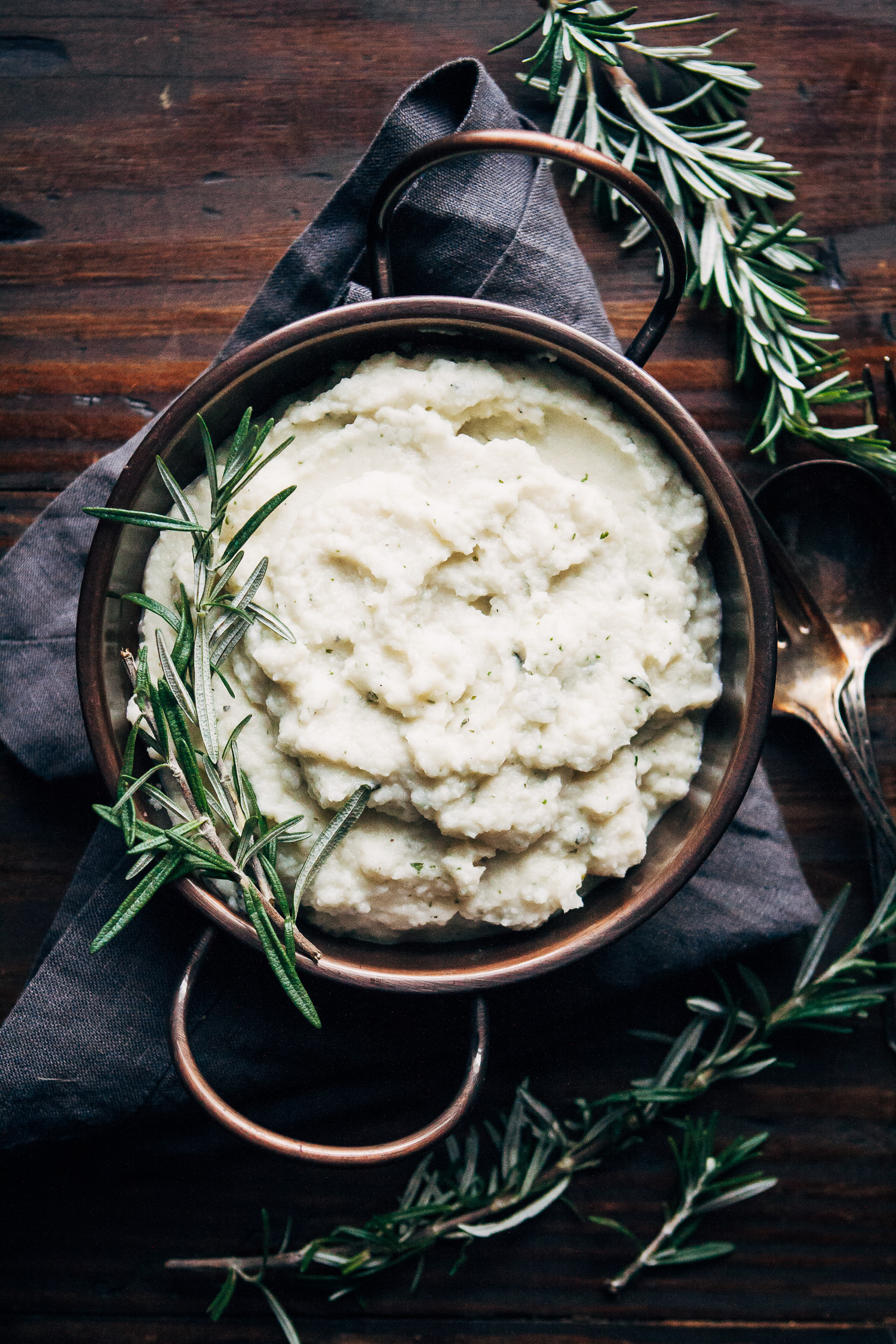 Vegan Mashed Cauliflower | Well and Full | #healthy #vegan #thanksgiving #recipe