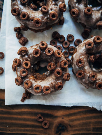Vegan Cereal Donuts w/ Strawberry Icing | Well and Full | #vegan #recipe