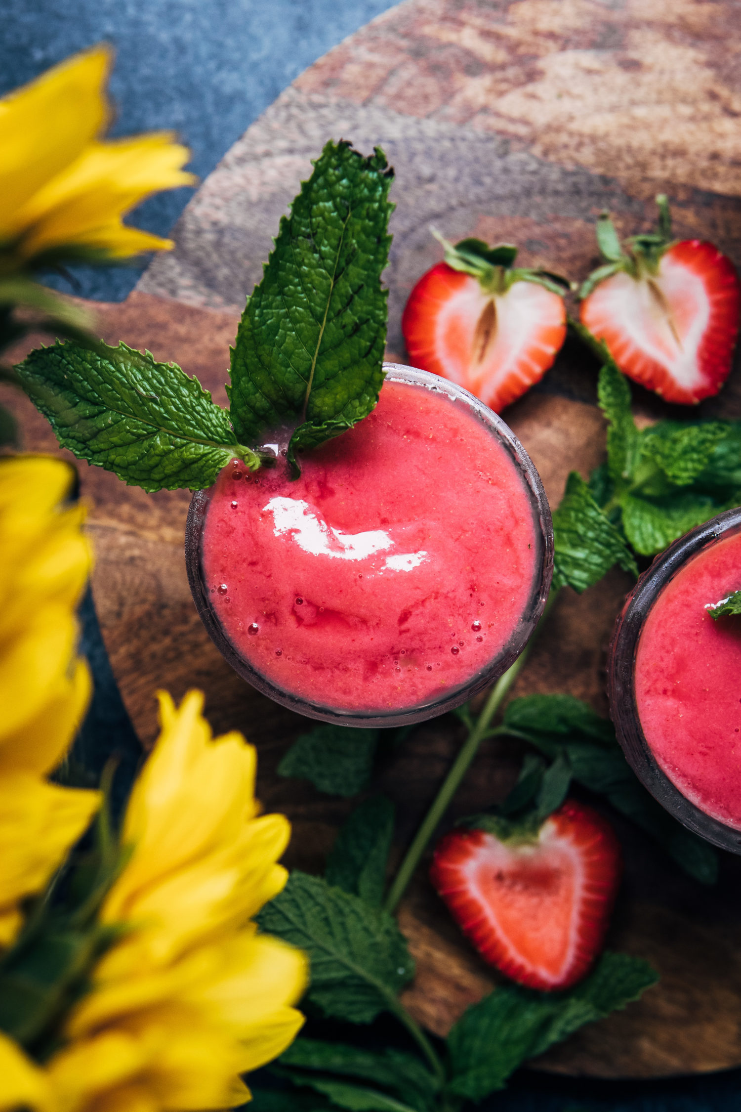 Strawberry Grapefruit Ginger Smoothie | Well and Full | #vegan #smoothie #recipe