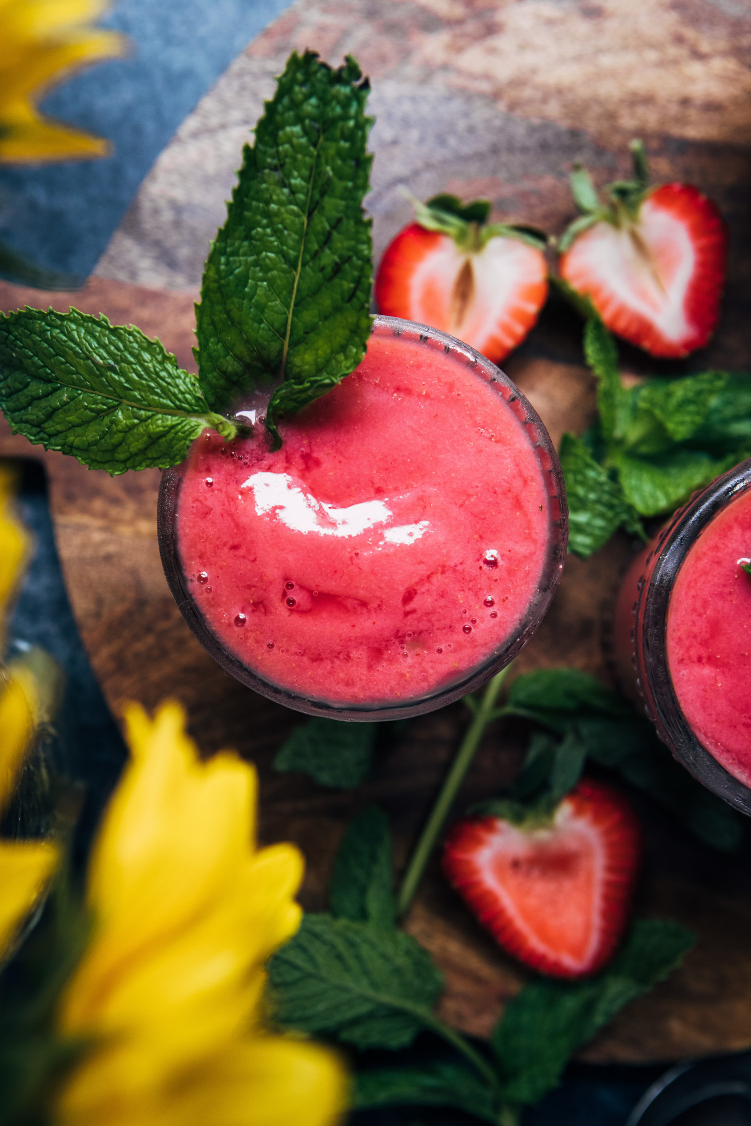 Strawberry Grapefruit Ginger Smoothie | Well and Full | #vegan #smoothie #recipe