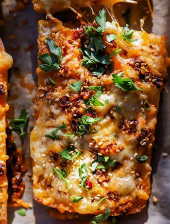 Chili Crunch Garlic Bread | Well and Full | #chilicrunch #vegetarian #recipe