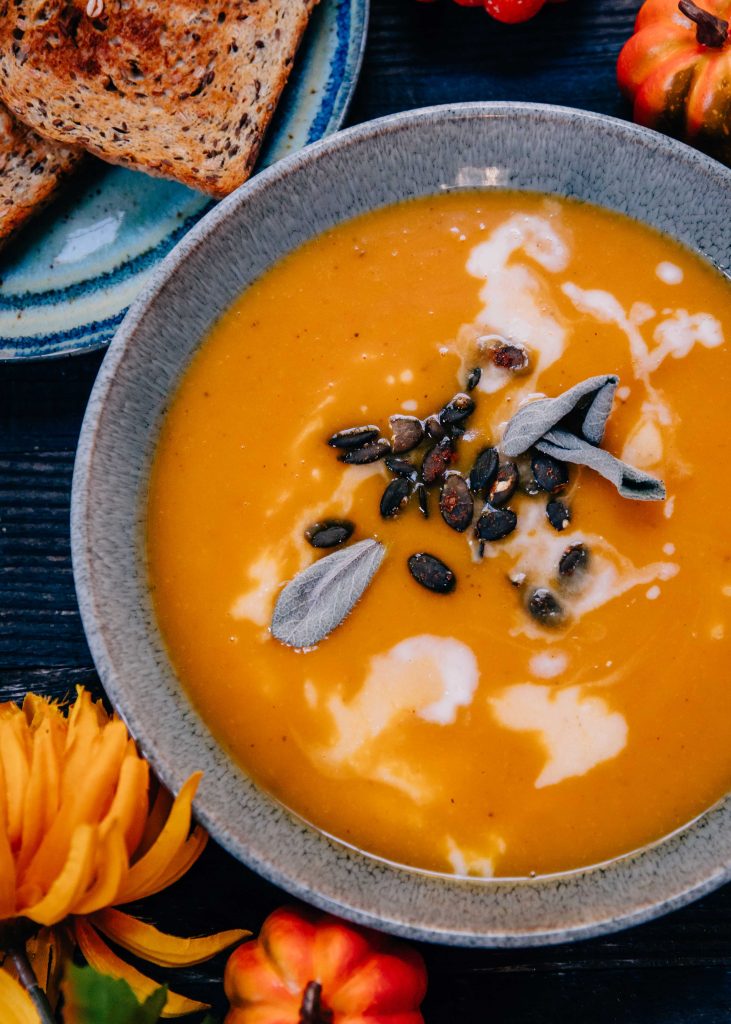 What To Make For Dinner This Fall | Butternut Squash Ginger Soup | Vegetarian Recipes | Well and Full | #vegetarian #fall #autumn #recipes