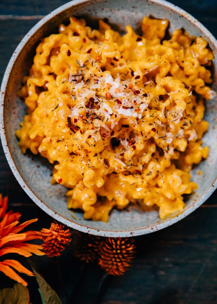What To Make For Dinner This Fall | Honeynut Squash Pasta | Vegetarian Recipes | Well and Full | #vegetarian #fall #autumn #recipes