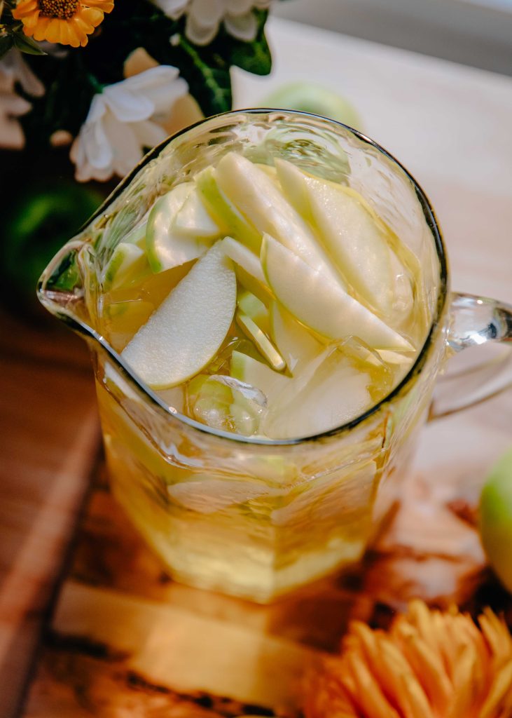 Green Apple Sangria | Well and Full | #autumn #fall #recipe #cocktail