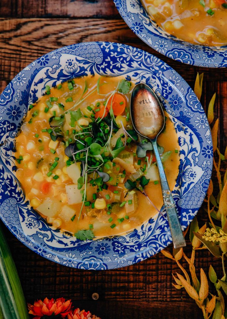 Late Summer Corn Chowder (Vegan!) | Well and Full | #vegan #recipe #vegetarian #seasonal #soup