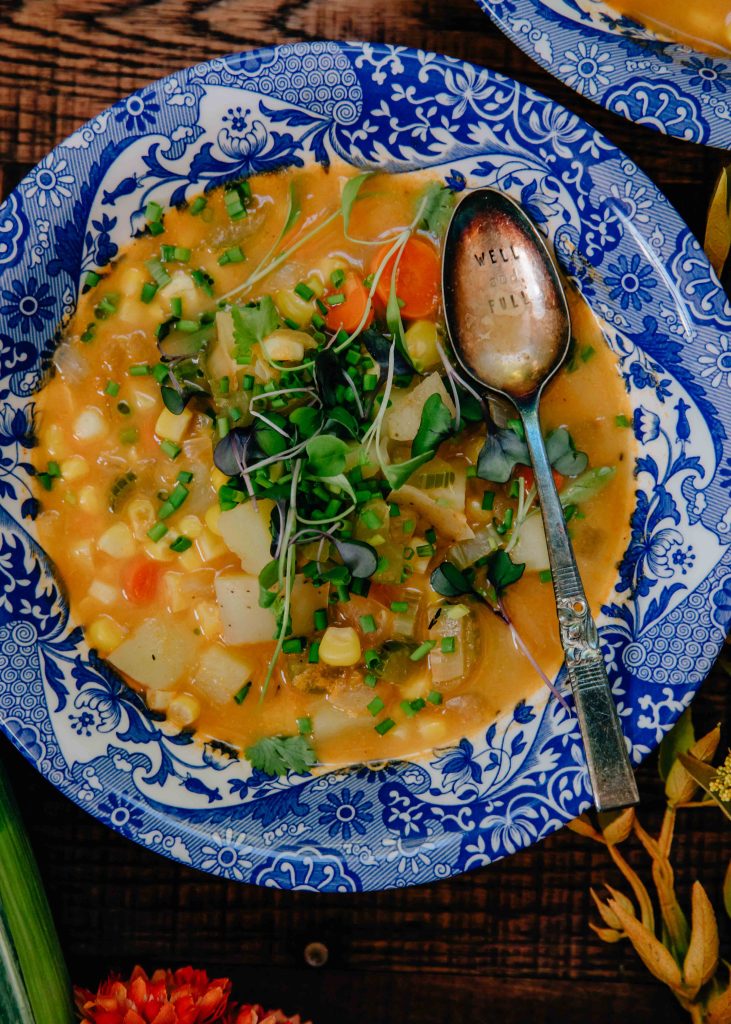 Late Summer Corn Chowder (Vegan!) | Well and Full | #vegan #recipe #vegetarian #seasonal #soup