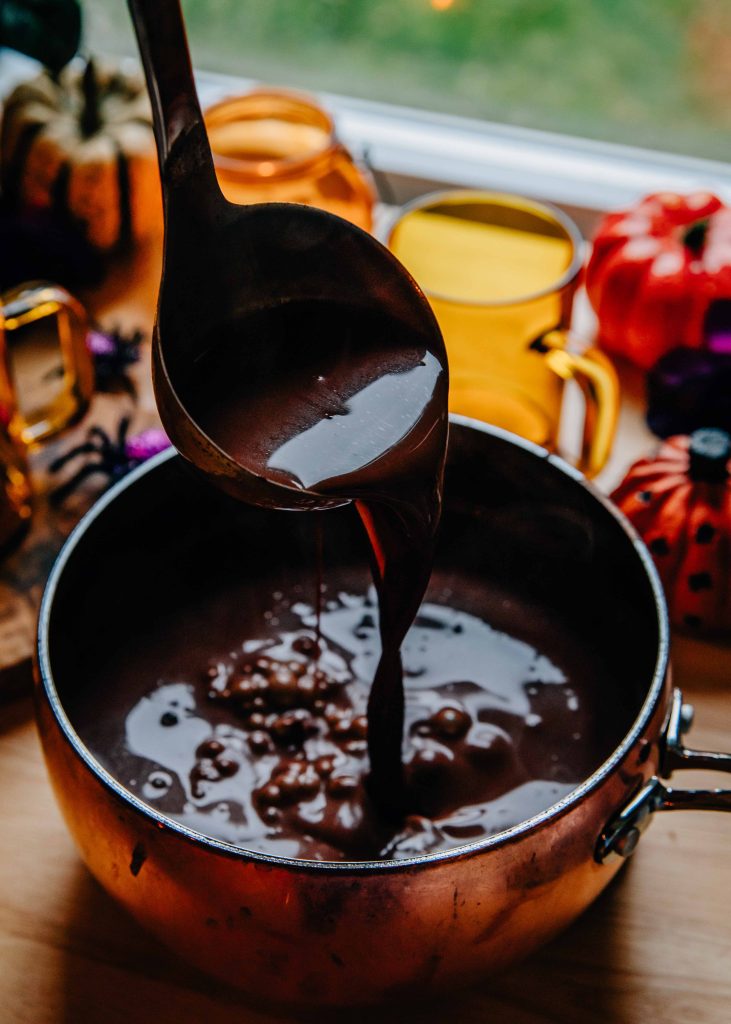 Halloween Hot Chocolate | Well and Full | #fall #autumn #halloween #cocoa #hotcocoa #recipe
