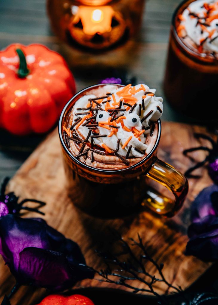 Halloween Hot Chocolate | Well and Full | #fall #autumn #halloween #cocoa #hotcocoa #recipe