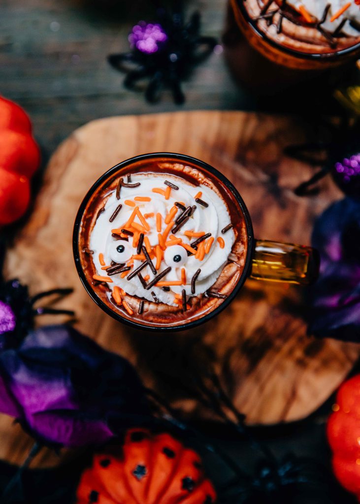Halloween Hot Chocolate | Well and Full | #fall #autumn #halloween #cocoa #hotcocoa #recipe