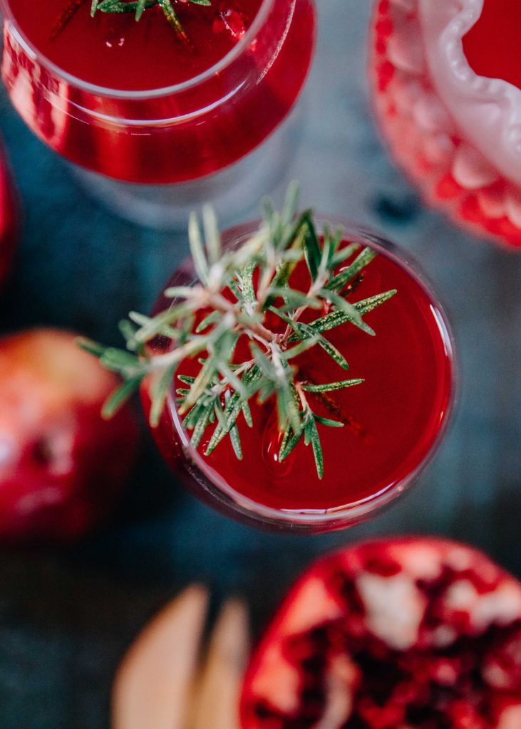Thanksgiving Sangria | Well and Full | #recipe #cocktail #thanksgiving #vegan #vegetarian