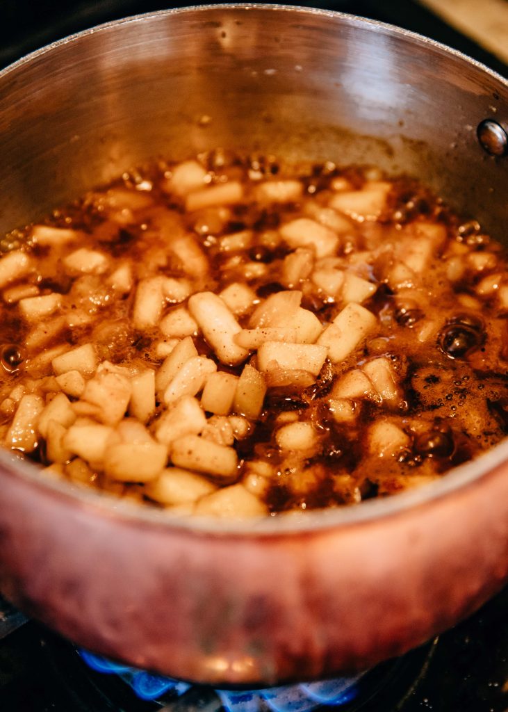 Spiced Pear Chutney | Well and Full | #recipe #vegetarian #vegan #autumn