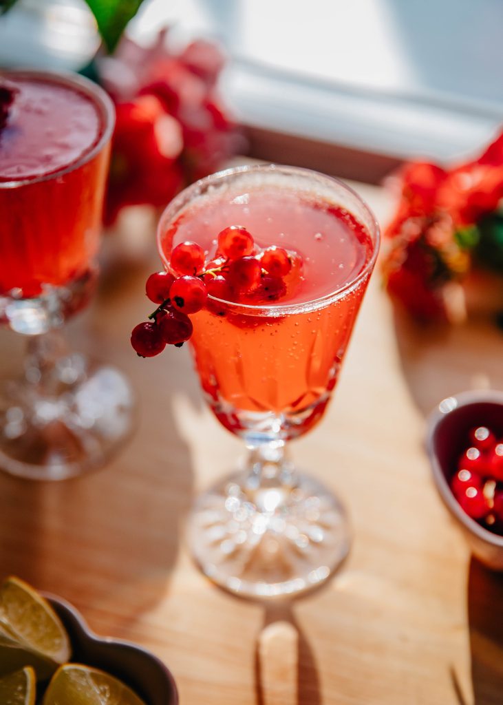 Valentine's Day Lemonade Spritz | Well and Full | #recipe #mocktail