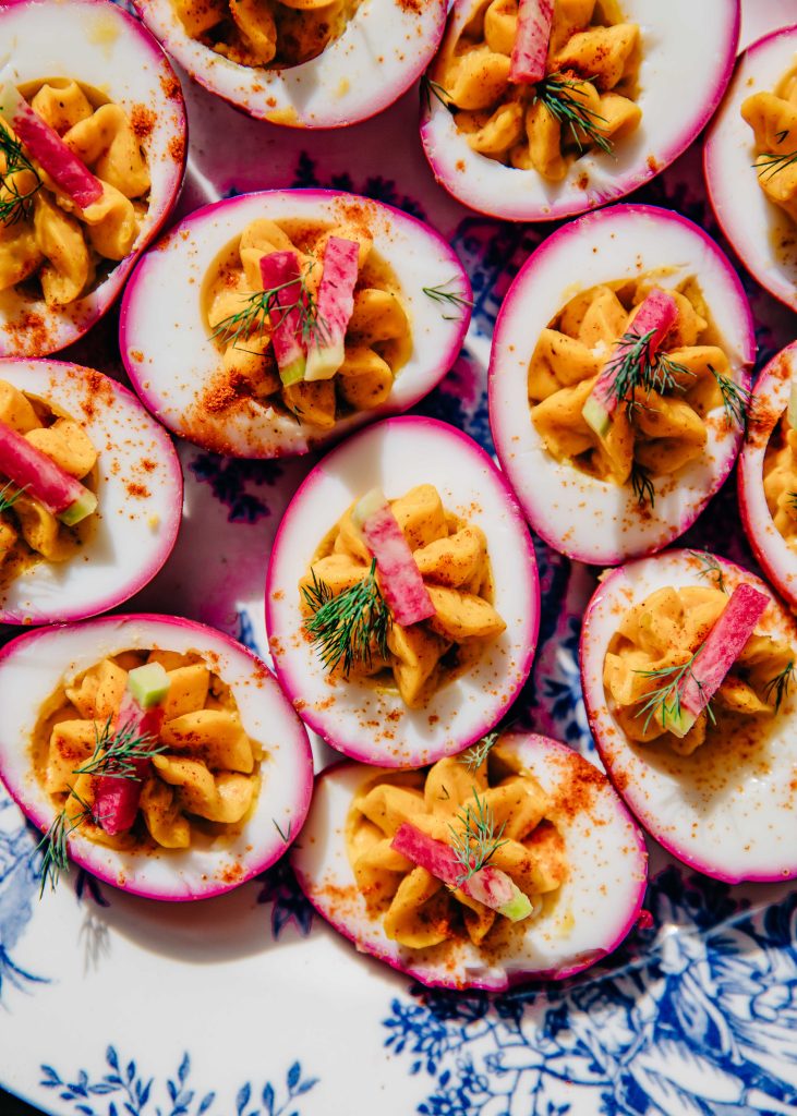 Pink Deviled Eggs | Well and Full | #recipe #vegetarian