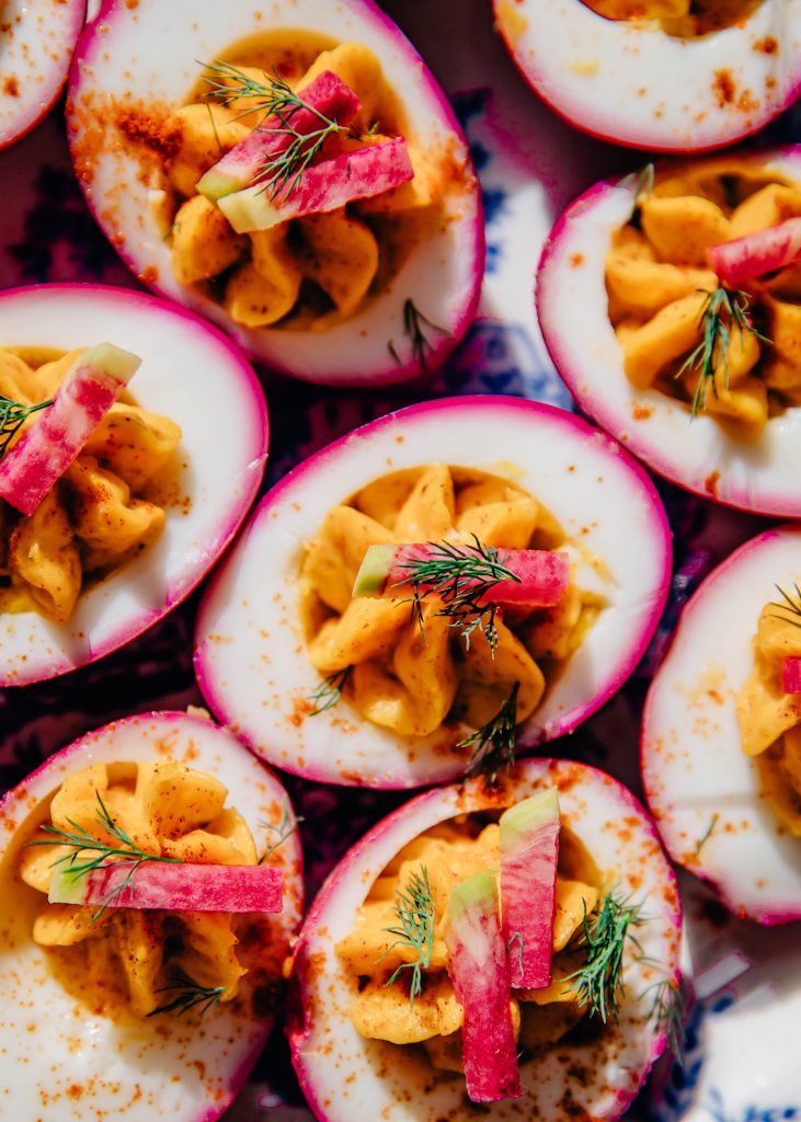 Pink Deviled Eggs | Well and Full | #recipe #vegetarian