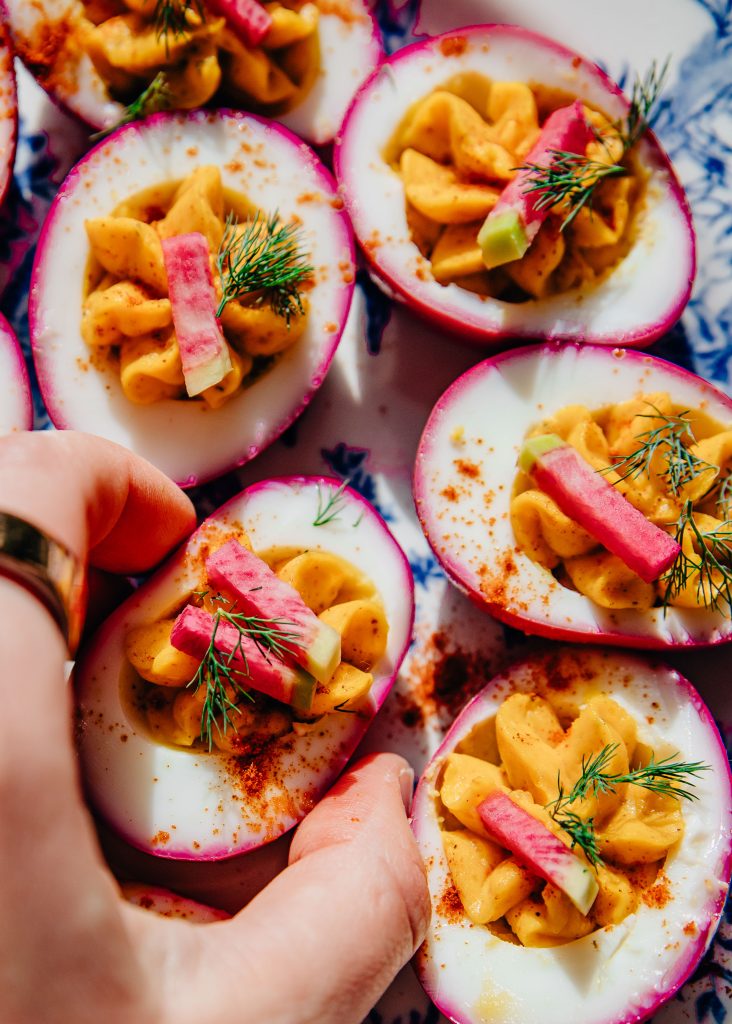 Pink Deviled Eggs | Well and Full | #recipe #vegetarian