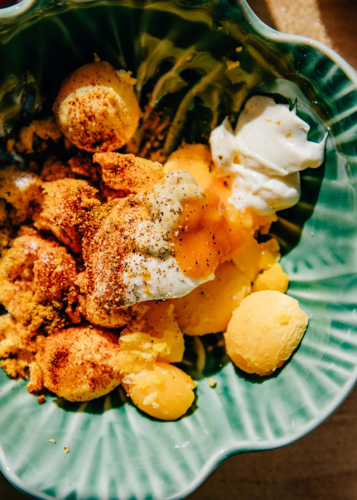 Pink Deviled Eggs | Well and Full | #recipe #vegetarian